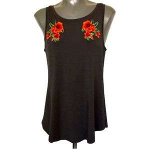 AMERICAN EAGLE Rose Embroidered Soft & Sexy Top